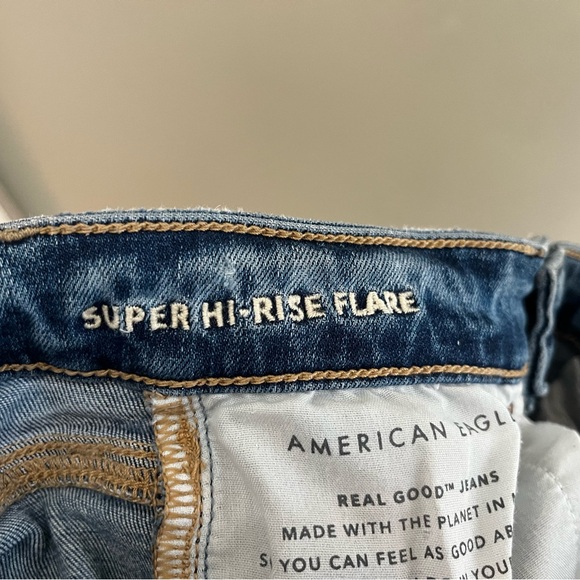 American Eagle Stretch Super High-Rise Flare, Medium Wash, Size 0 - Picture 10 of 12
